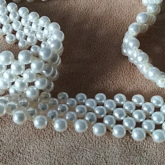 Pearl Stretch Band Necklace - Picture 3 of 4